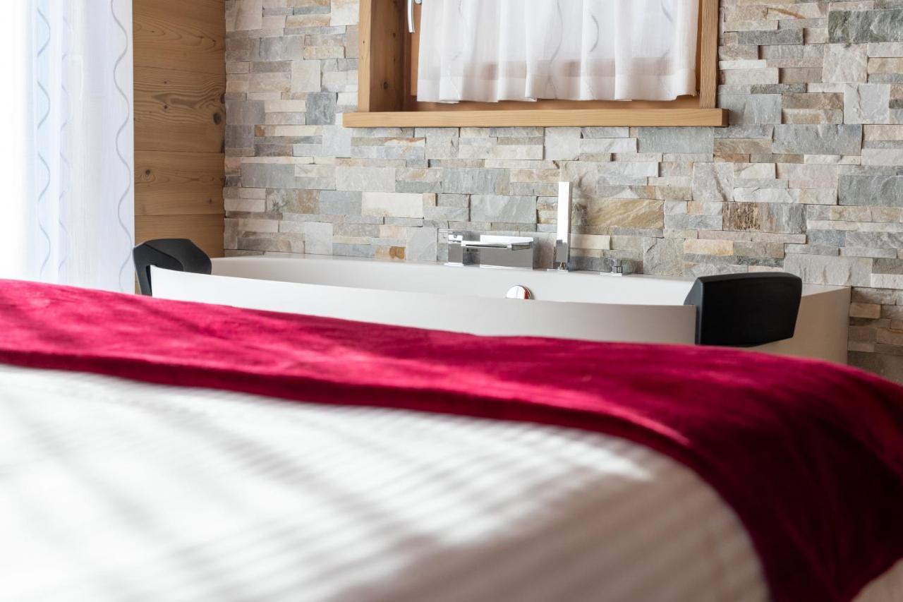 Chalet Imbosc'Che - 5 Beautiful Rooms In Charming B&B Livigno Zewnętrze zdjęcie