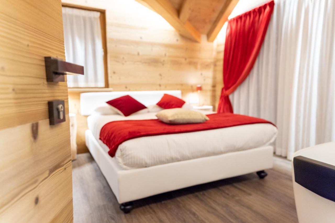 Chalet Imbosc'Che - 5 Beautiful Rooms In Charming B&B Livigno Zewnętrze zdjęcie